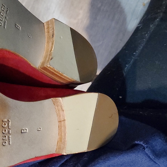 *SOLD*Gucci Vintage Suede Loafers 6 - Picture 9 of 12